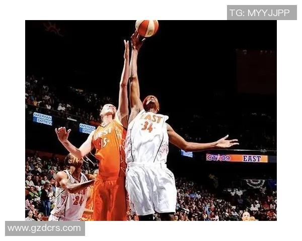 杰克逊篮板创赛季新高！贡献11分12板2帽